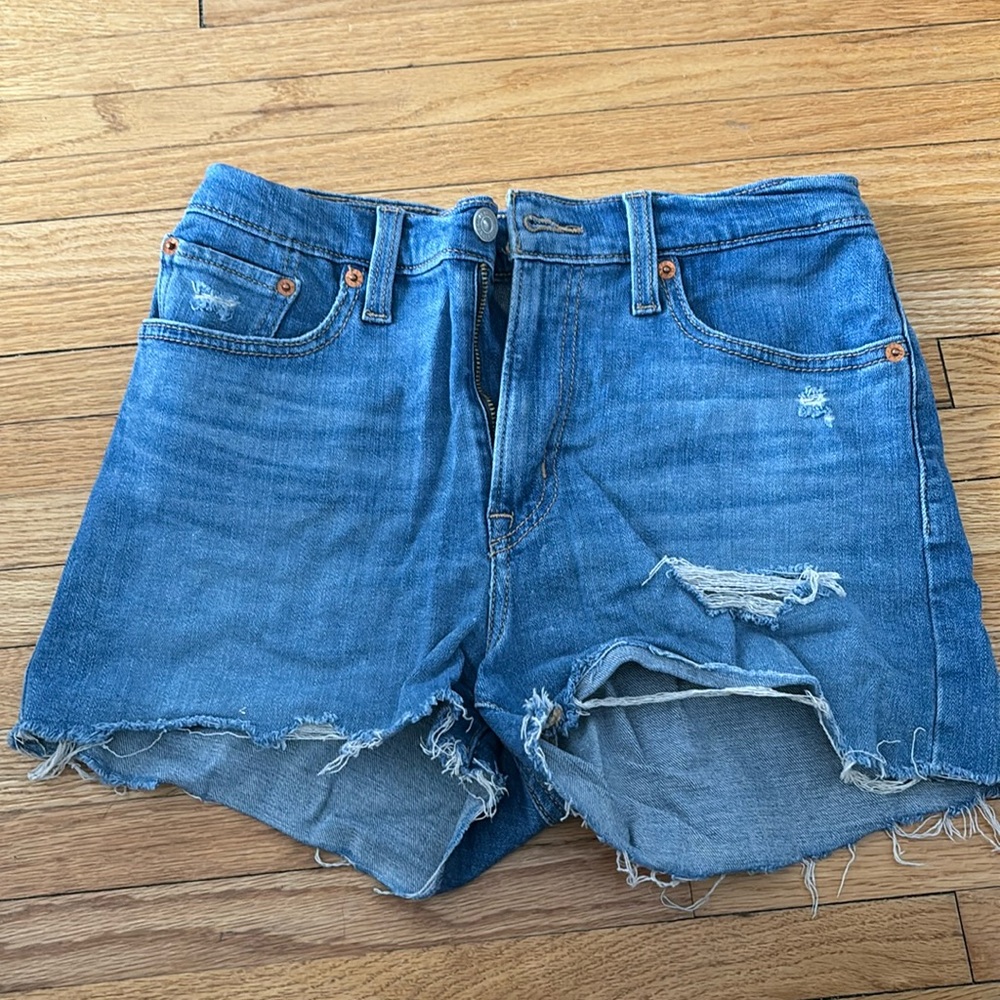 Levi distressed high waisted jeans shorts. Size 27